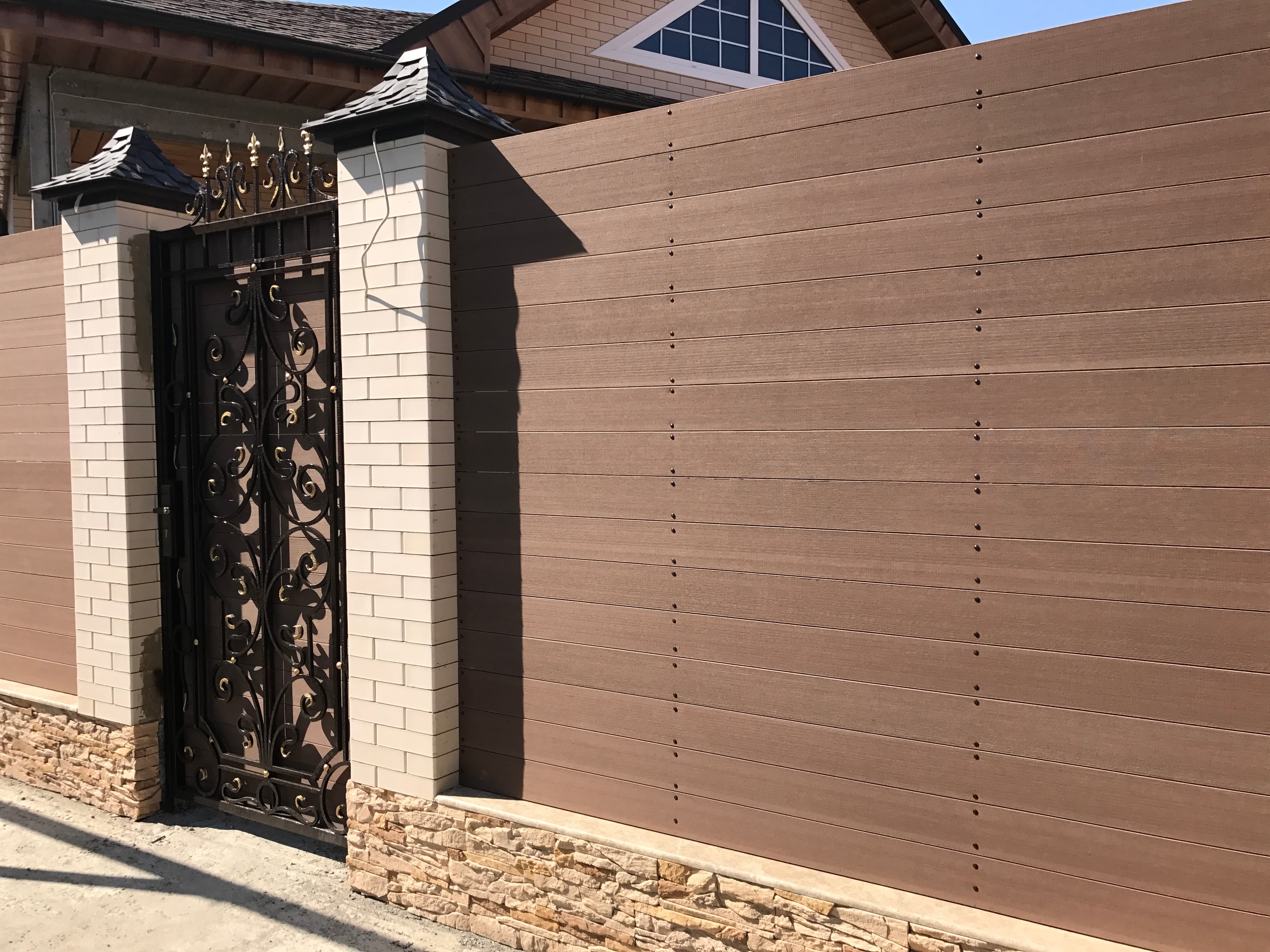 Забор реечный вертикальный